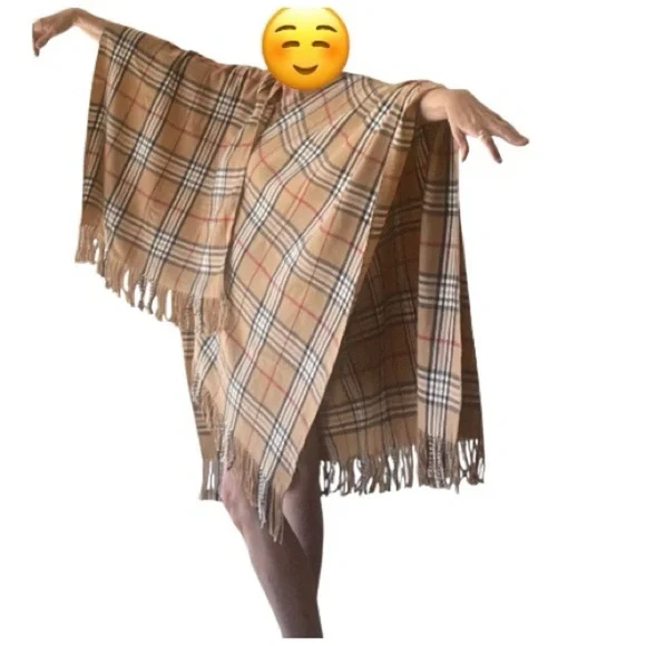 V. FRAAS Plaid Cape in Tan and Red Burberry Patteren - Picture 5 of 5